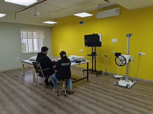 Apricot Care Assisted Living & Rehabilitation - Best Physiotherapy Centre in Pune with Stay Facility